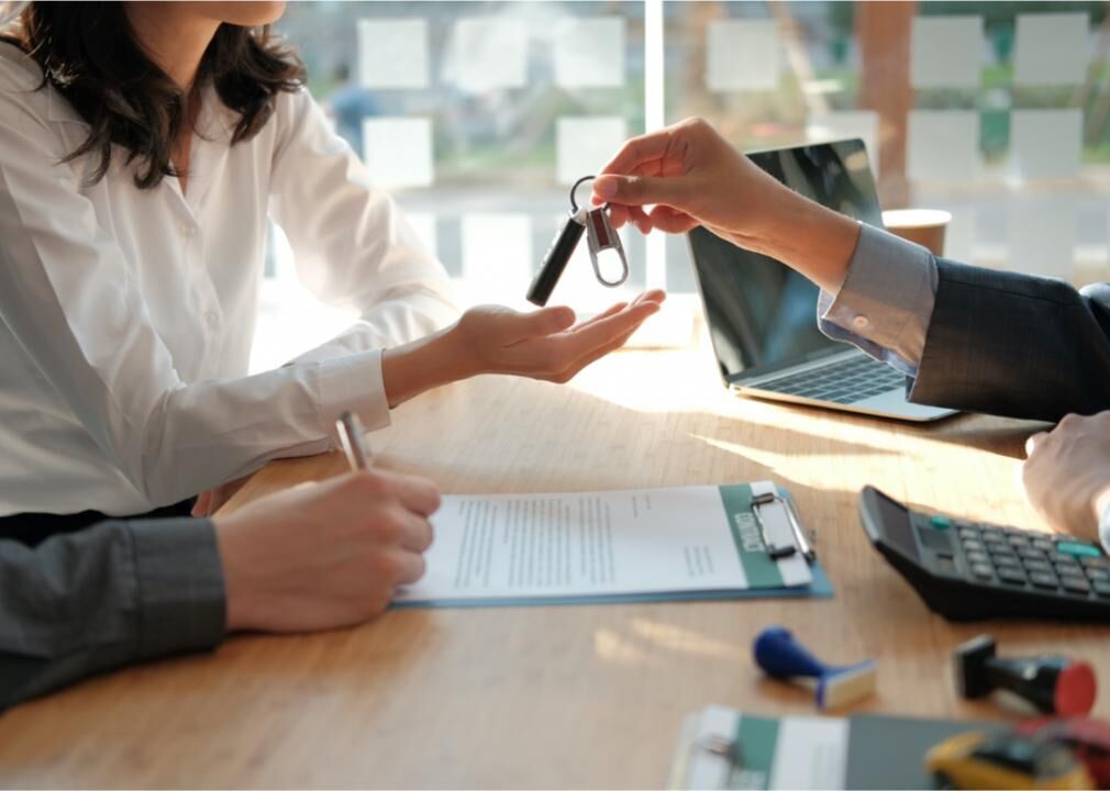 Texas residents bought the most cars in 2020, 1 car per 10 residents
